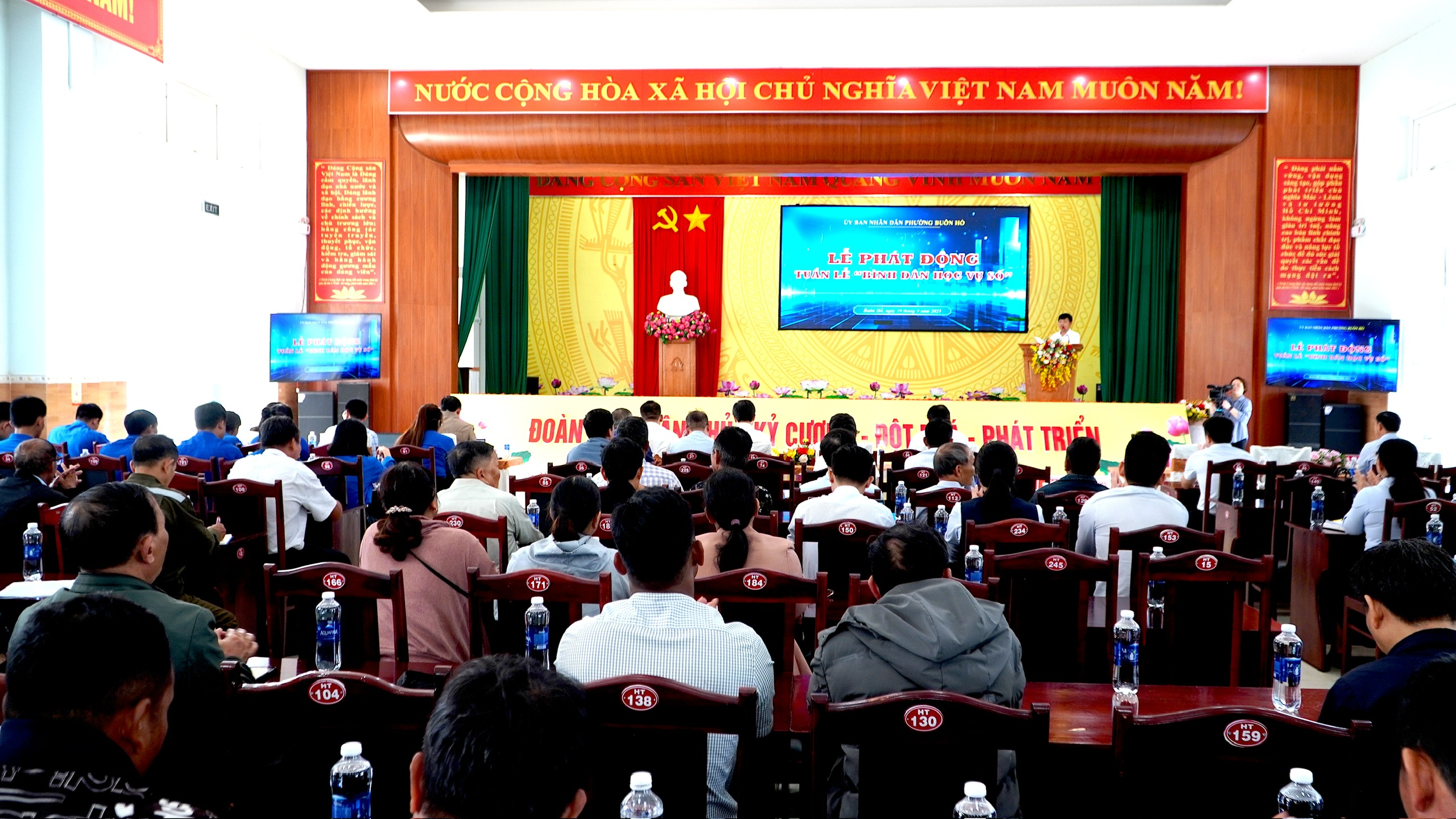 Phường Buôn Hồ tổ chức Lễ phát động Tuần lễ "Bình dân học vụ số”